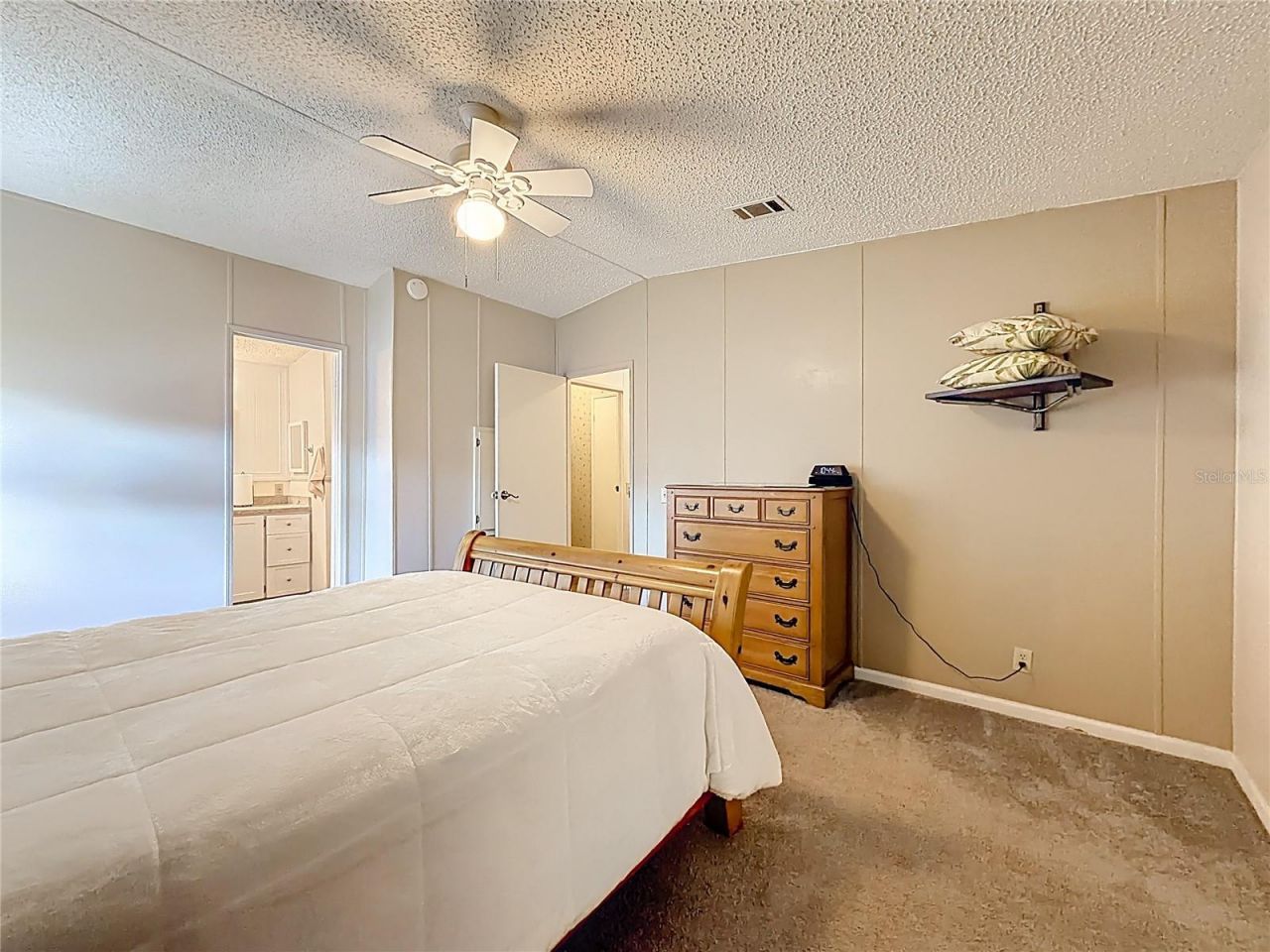 1690 Elkhart Circle, Tavares, FL 32778 Photo