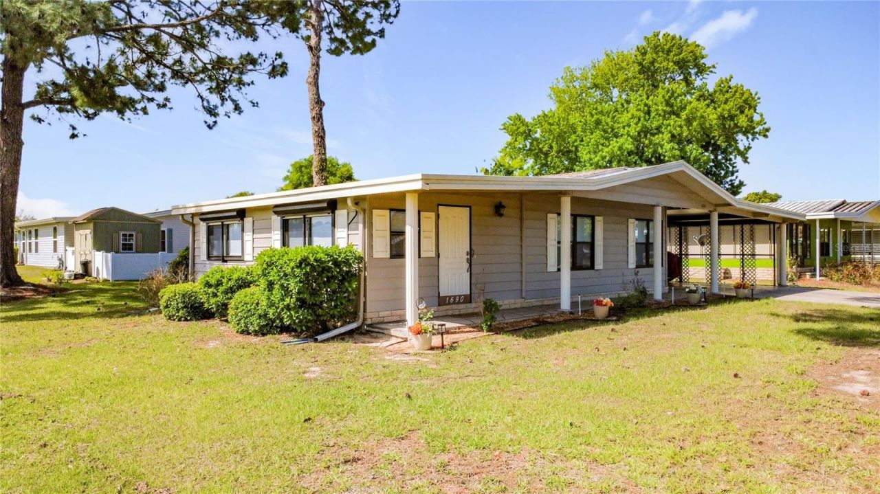 1690 Elkhart Circle, Tavares, FL 32778 Photo