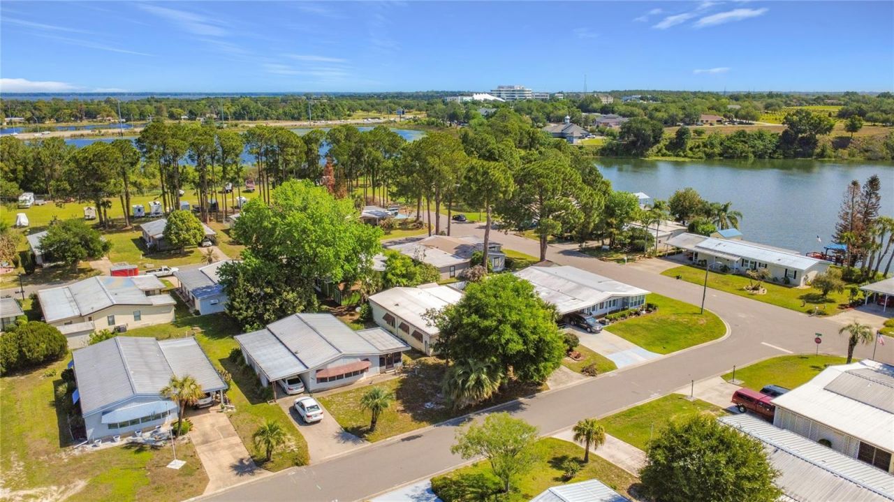 1690 Elkhart Circle, Tavares, FL 32778 Photo