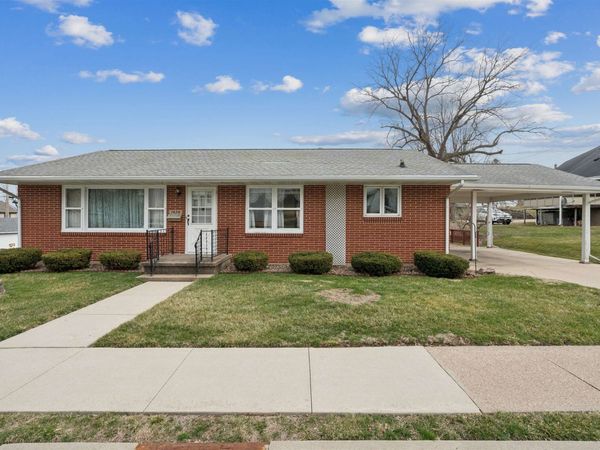 1674 Avoca Street, Dubuque, IA 52001