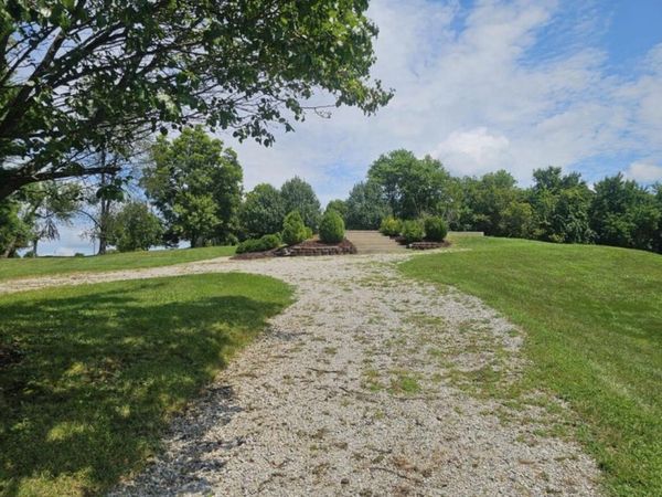 9230 E Bend Road, Burlington, KY 41005