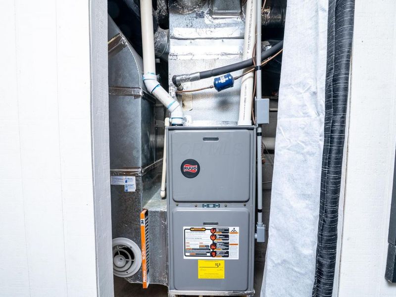 581 E Main Street , Circleville, OH 43113 Photo 21