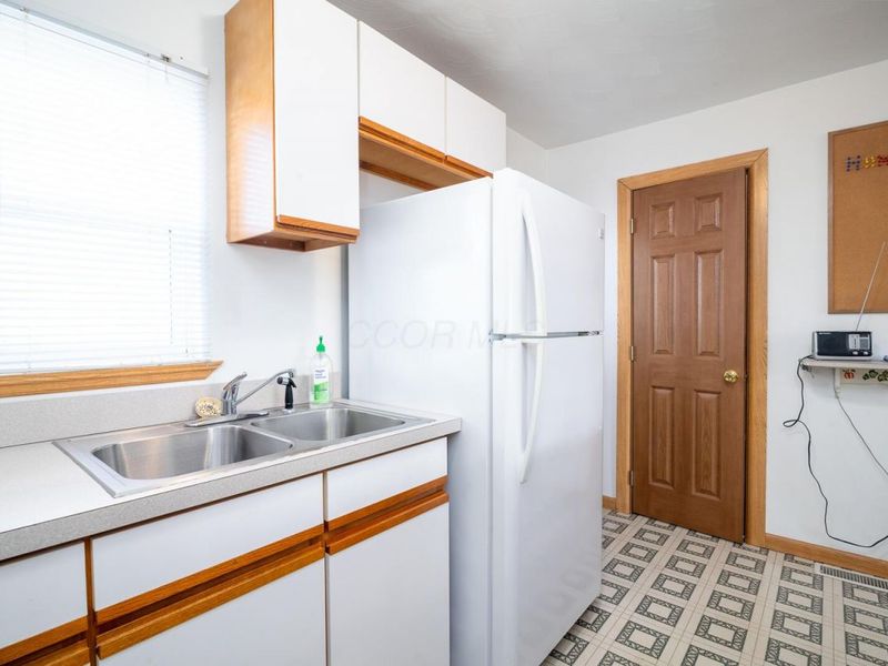 581 E Main Street , Circleville, OH 43113 Photo 4