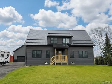 6455 Salt Road, Clarence, NY 14031