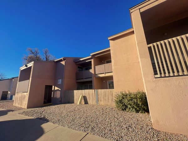 4601 Carlisle Boulevard NE, Unit APT C8, Albuquerque, NM 87109
