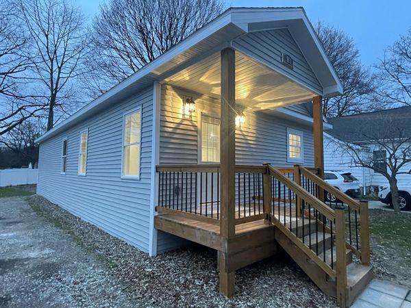 913 Pine Avenue, Alma, MI 48801