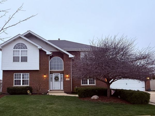 24504 Arrowhead Drive, Manhattan, IL 60442