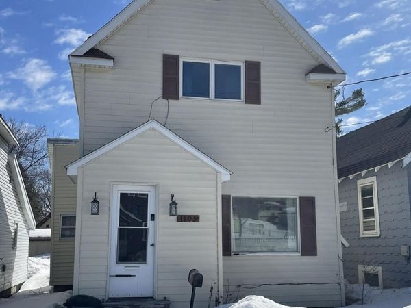 1105 John ST, Sault Ste Marie, MI 49783