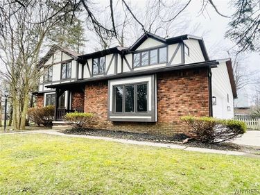 98 Bentham Parkway, Buffalo, NY 14226