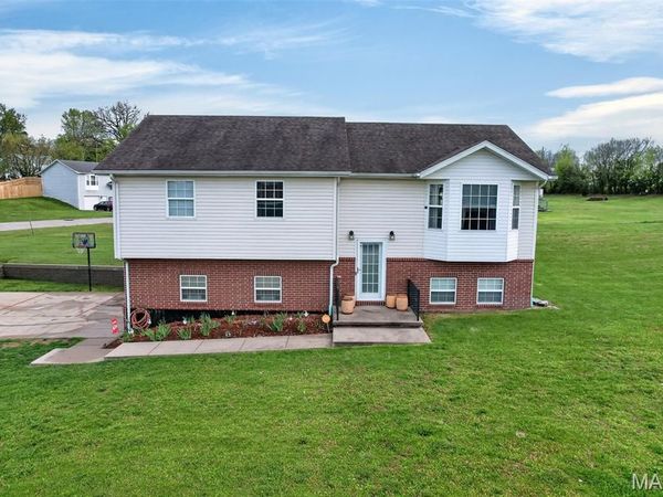 1420 W Madison Avenue, Lebanon, MO 65536