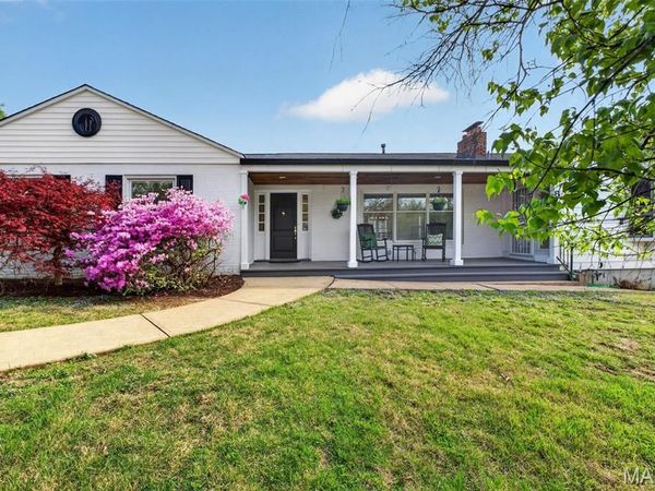 8 Price Court , Olivette, MO 63132