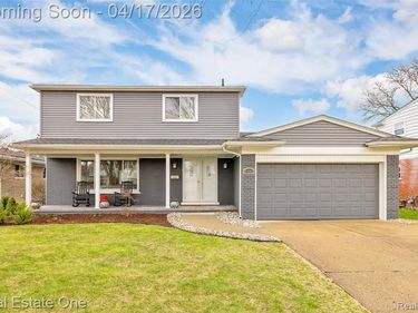 23261 Robert John Street, St. Clair Shores, MI 48080