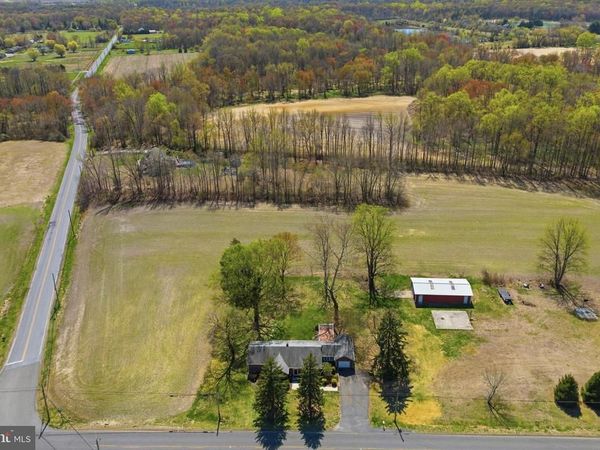 185 N PENNSVILLE AUBURN R, CARNEYS POINT, NJ 08069