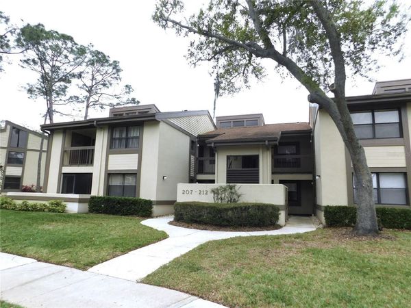 207 WOODLAKE WYNDE , Unit 207, OLDSMAR, FL 34677