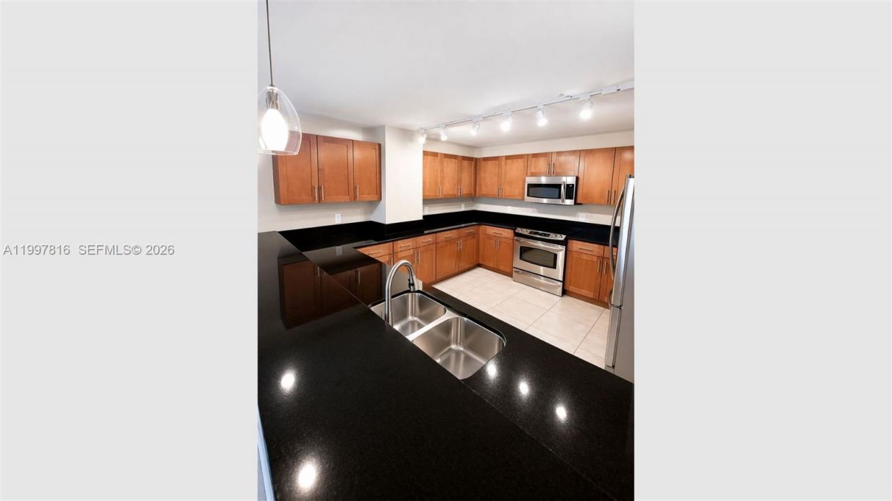 8390 SW 72nd Ave, Unit 428, Miami, FL 33143 Photo