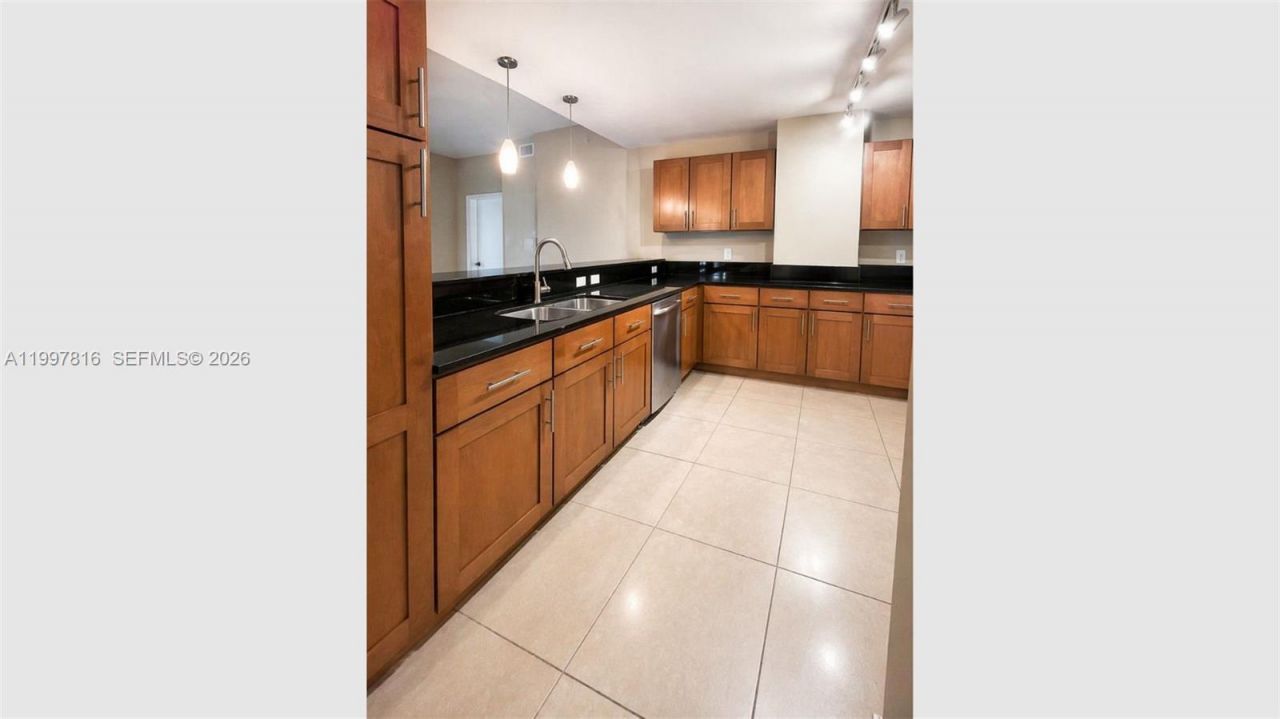 8390 SW 72nd Ave, Unit 428, Miami, FL 33143 Photo