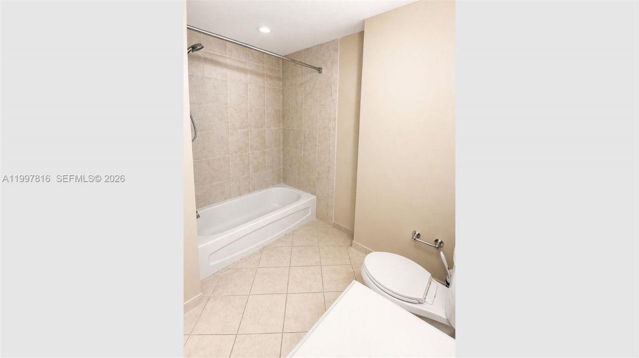 8390 SW 72nd Ave, Unit 428, Miami, FL 33143 Photo