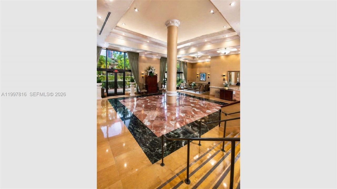 8390 SW 72nd Ave, Unit 428, Miami, FL 33143 Photo