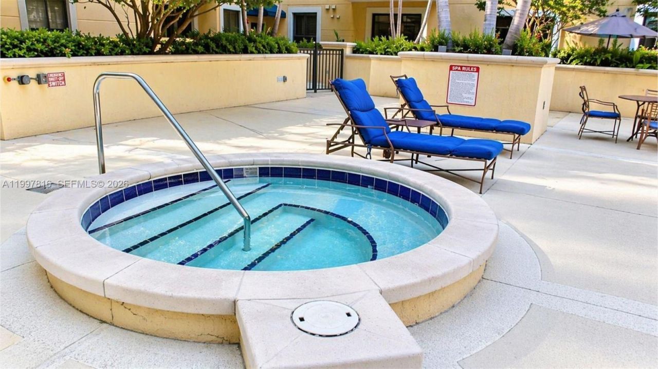 8390 SW 72nd Ave, Unit 428, Miami, FL 33143 Photo