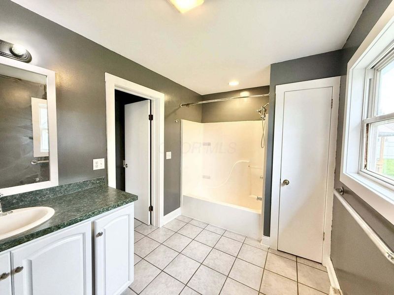 117 N Center Street, Mount Vernon, OH 43050 Photo 13