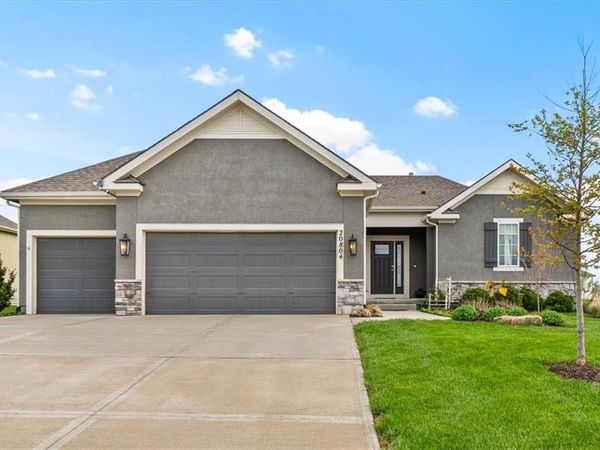 20804 W 189th Street, Spring Hill, KS 66083