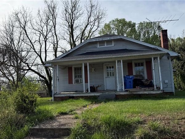 223 Cedarbrook Road , Jonesville, NC 28642