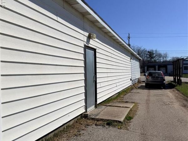 2533 S Getty Street, Muskegon Heights, MI 49444