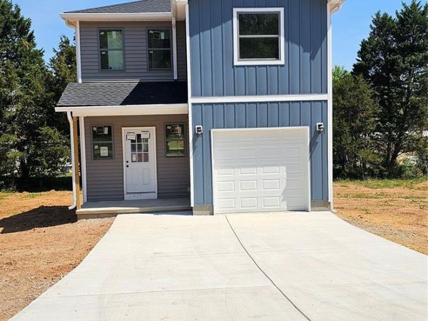 2930 21st street Lane NE, Hickory, NC 28601