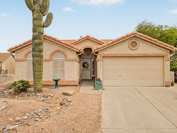 6893 S LAKE FOREST Court, Chandler, AZ 85249