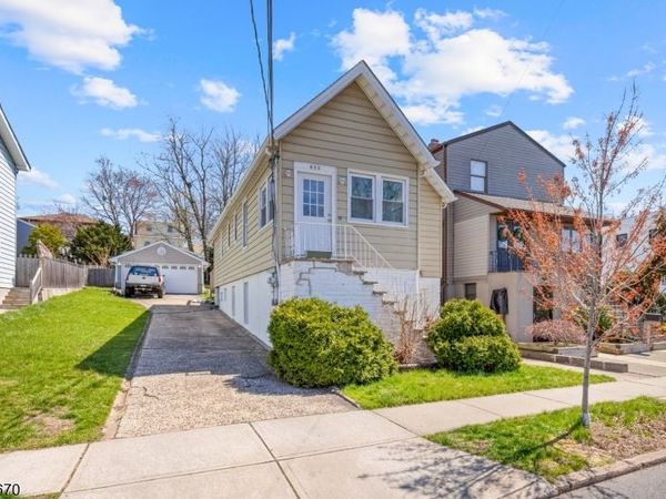 632 Chase Ave, Lyndhurst, NJ 07071