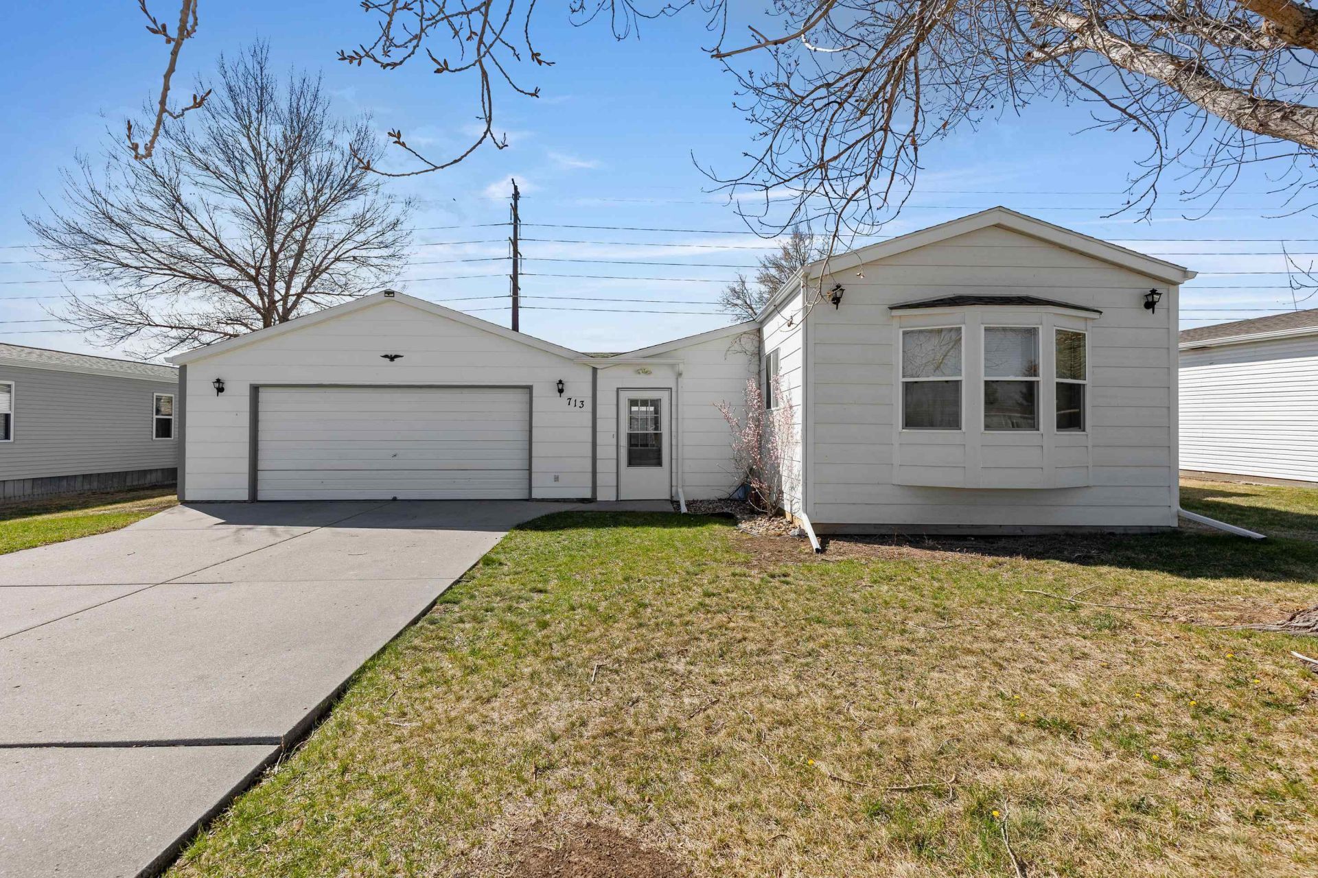 713 Sharlow Dr Rapid City, SD 57701