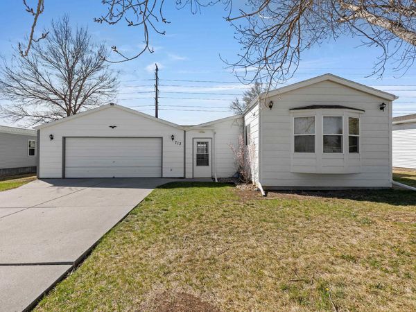 713 Sharlow Dr, Rapid City, SD 57701