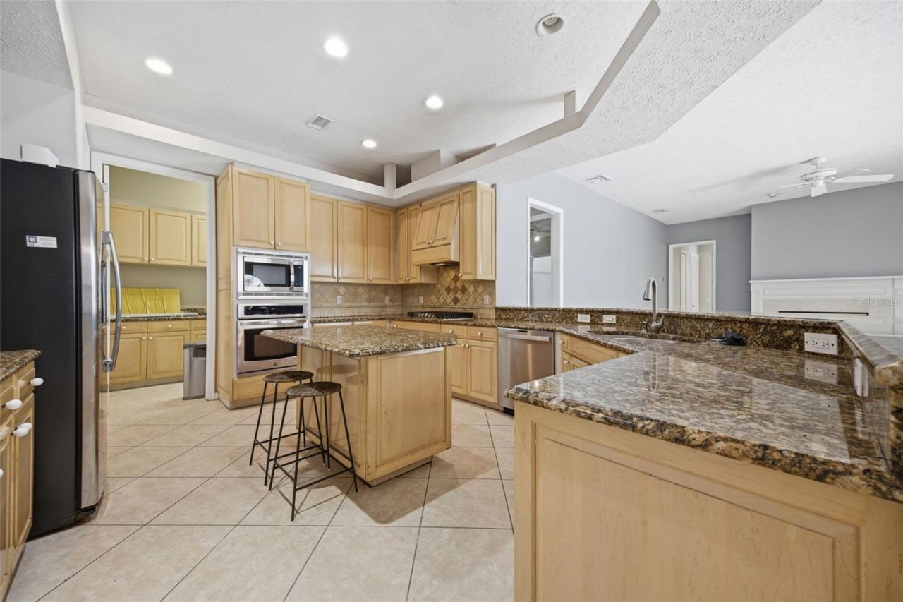 18629 Avenue Capri, Lutz, FL 33558 Photo