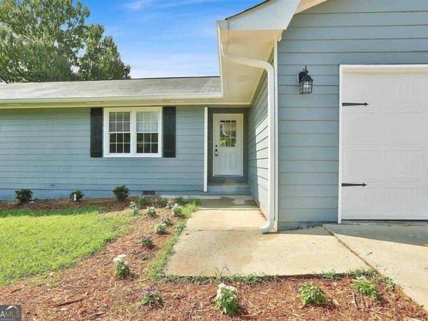 180 Nectarine Drive, Newnan, GA 30265