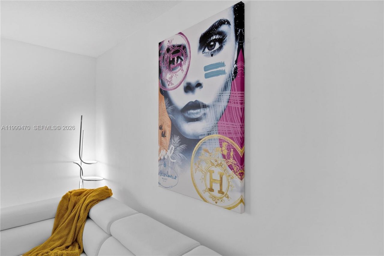 1200 Brickell Bay Dr, Unit 2017, Miami, FL 33131 Photo