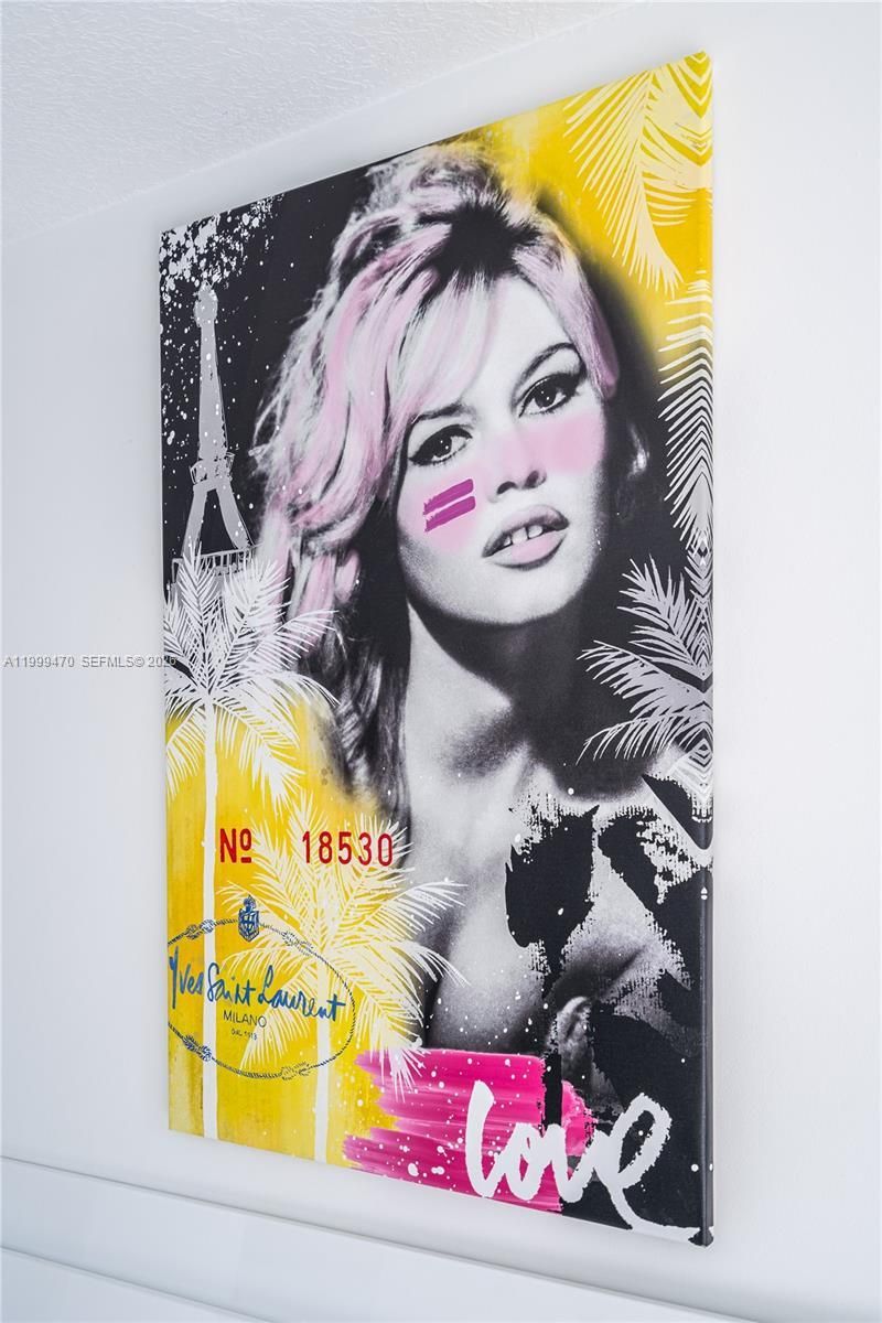 1200 Brickell Bay Dr, Unit 2017, Miami, FL 33131 Photo