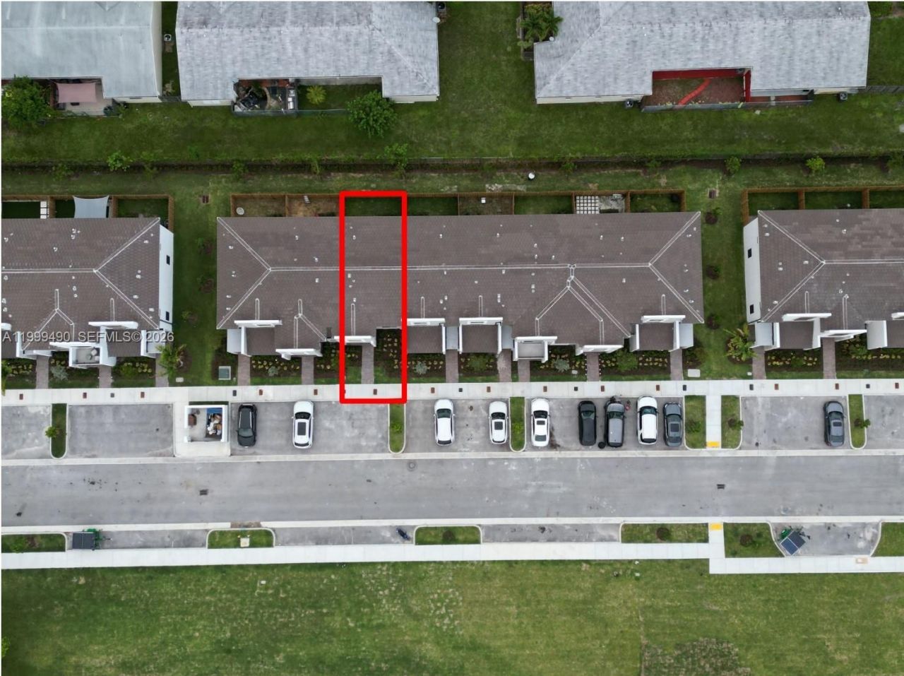 949 NE 211th St, Miami, FL 33179 Photo