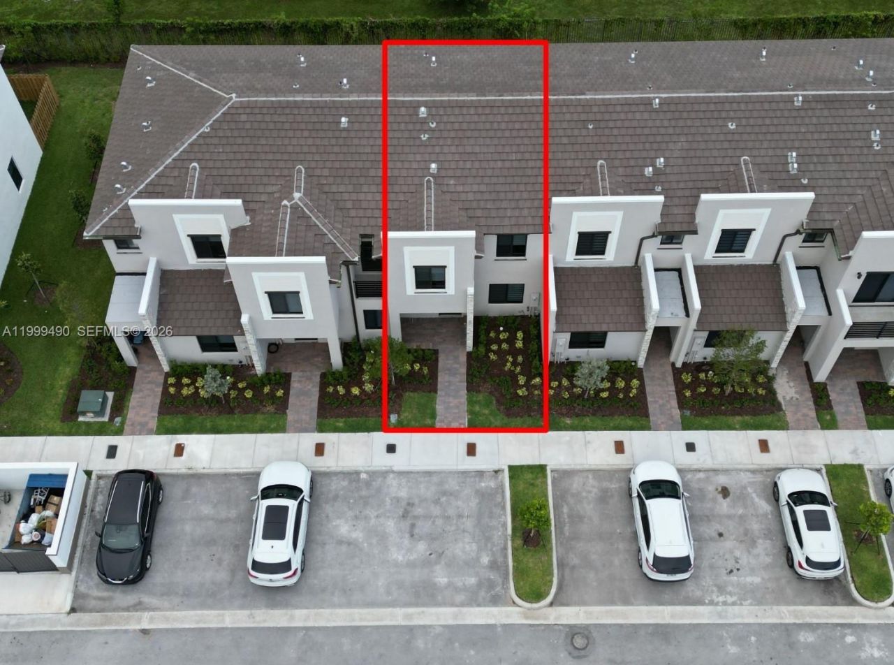 949 NE 211th St, Miami, FL 33179 Photo