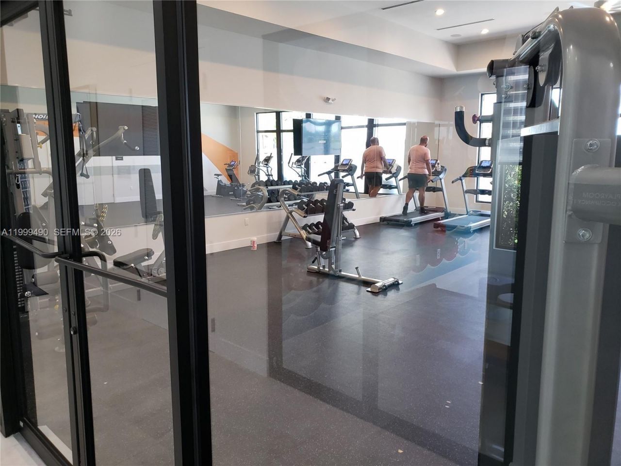 949 NE 211th St, Miami, FL 33179 Photo