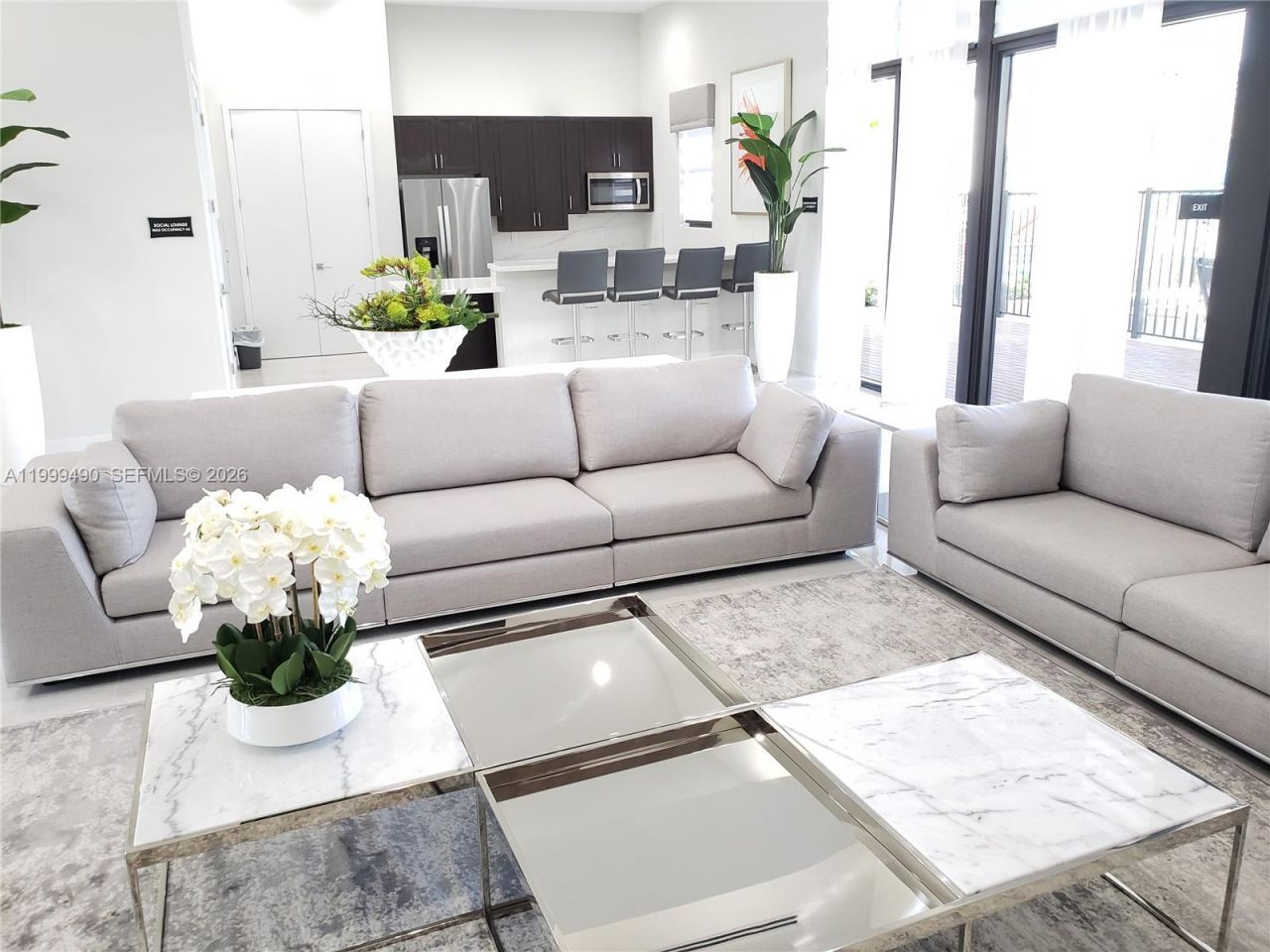 949 NE 211th St, Miami, FL 33179 Photo