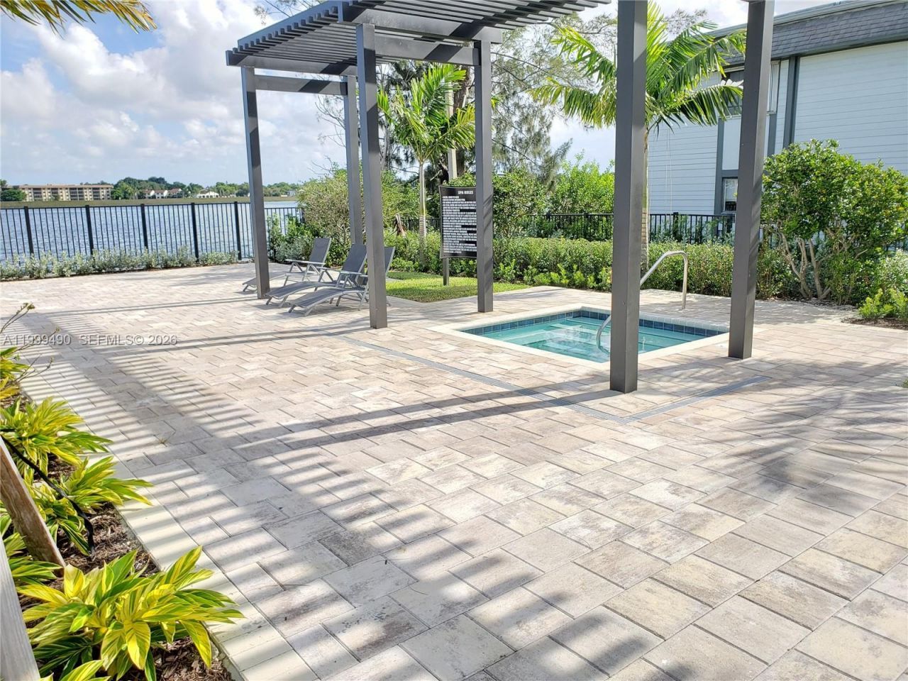 949 NE 211th St, Miami, FL 33179 Photo