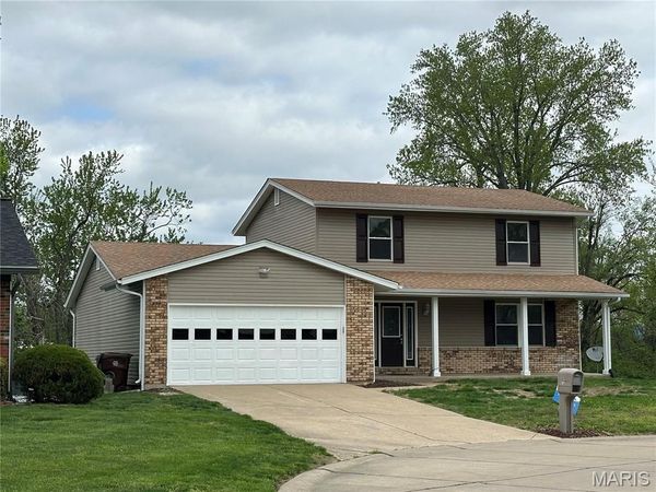 729 N Yosemite Court, St Peters, MO 63376