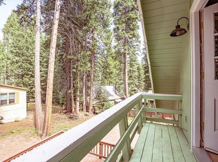 542 Manzanita Way, Lake Almanor, CA 96137 Photo