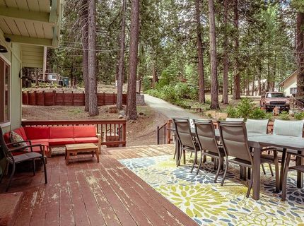 542 Manzanita Way, Lake Almanor, CA 96137 Photo