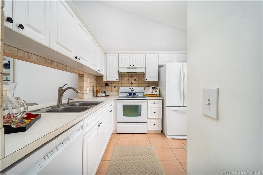 1637 NE Nautical Place, Unit 807, Jensen Beach, FL 34957 Photo