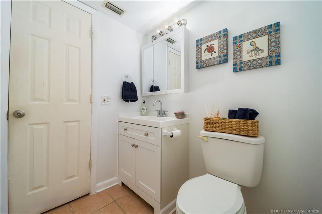 1637 NE Nautical Place, Unit 807, Jensen Beach, FL 34957 Photo