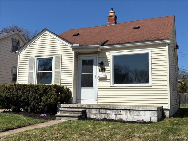 164 W Browning Avenue, Hazel Park, MI 48030