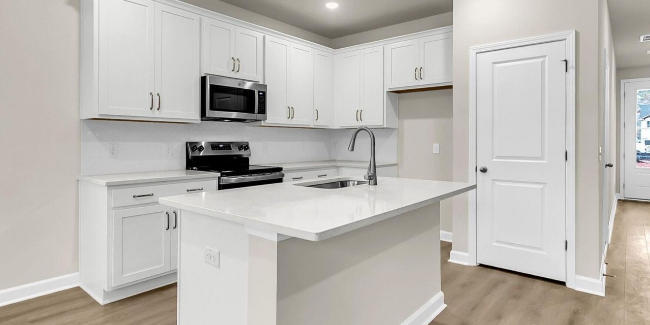 489 Martins Creek Boulevard Photo 10