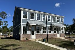 489 Martins Creek Boulevard photo 4