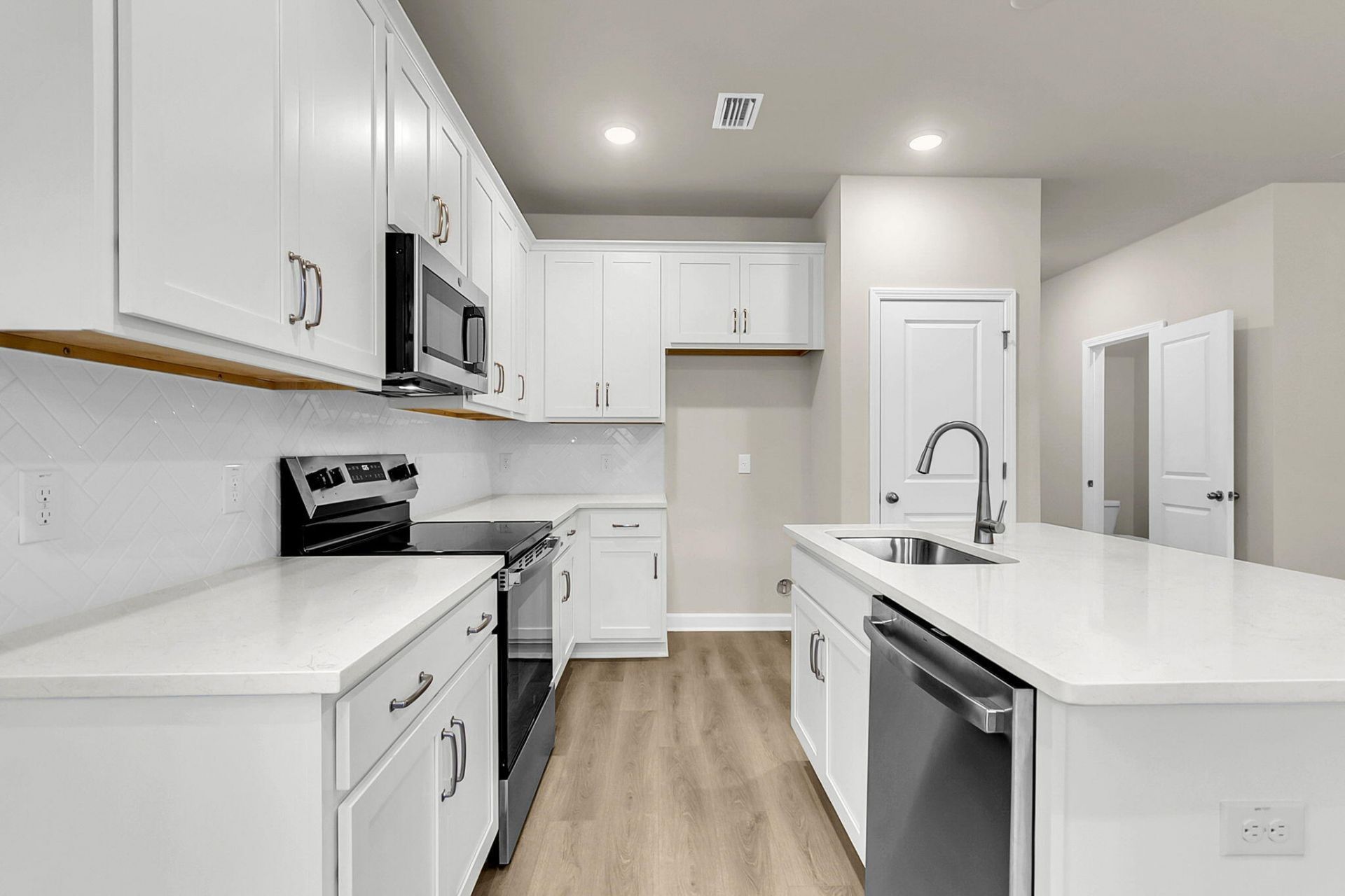 489 Martins Creek Boulevard Photo 8